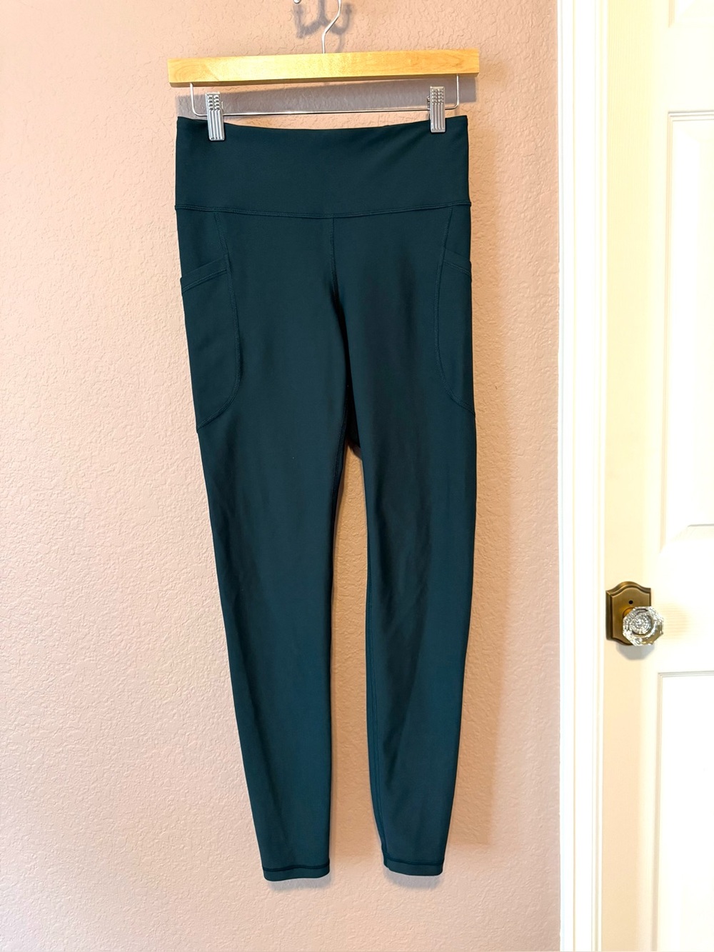 Old Navy High-Waisted PowerSoft Full-Length Pocket Leggings in Teal Green
